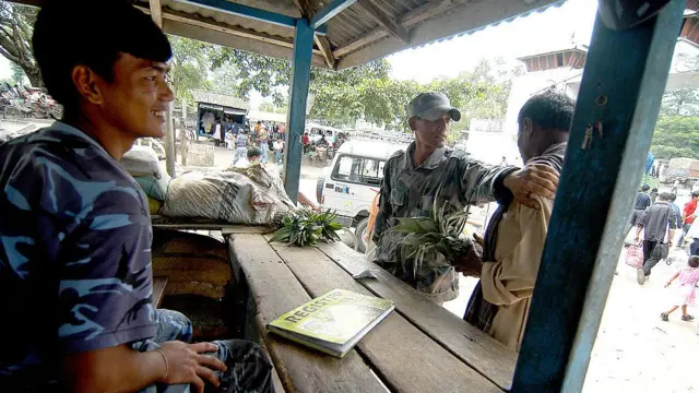 নেপালের কাকরভিটা সীমান্ত চেকপোস্ট। এখান দিয়েই বাংলাদেশে আসবে নেপালি সূতা