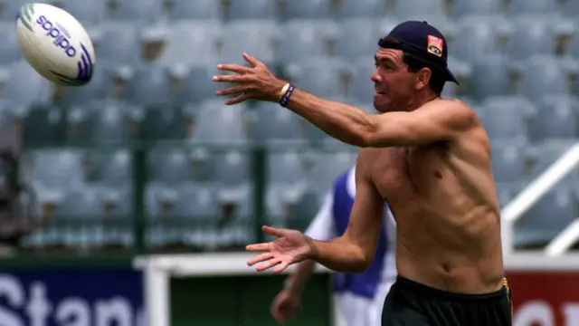 অনুশীলনে হ্যান্সি ক্রোনিয়ে। তখনও দক্ষিণ আফ্রিকার অধিনায়ক