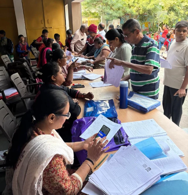 બીબીસી ગુજરાતી ગુજરાત ચૂંટણી એસઆઈઆર શિક્ષક બીએલઓ શિક્ષણ