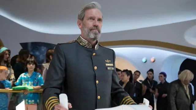 Г'ю Лорі в ролі капітана Райана Кларка