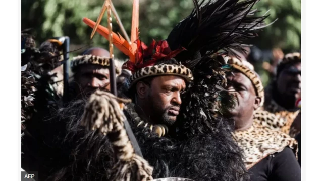 Won de ade fun Oba Zulu tuntun