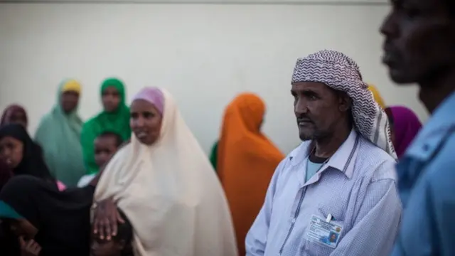 Discussions communautaires sur l'excision menées en février 2014 dans un village en Somalie (illustration)