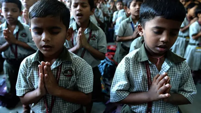 स्कूली बच्चे