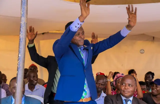 Chemeleone ubu yinjiye muri politiki mu ishyaka ritavuga rumwe n'ubutegetsi