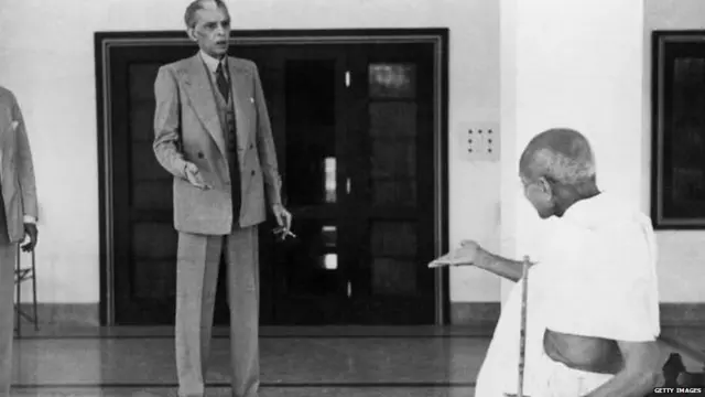 महात्मा गांधी आणि मोहम्मद अली जिन्ना.