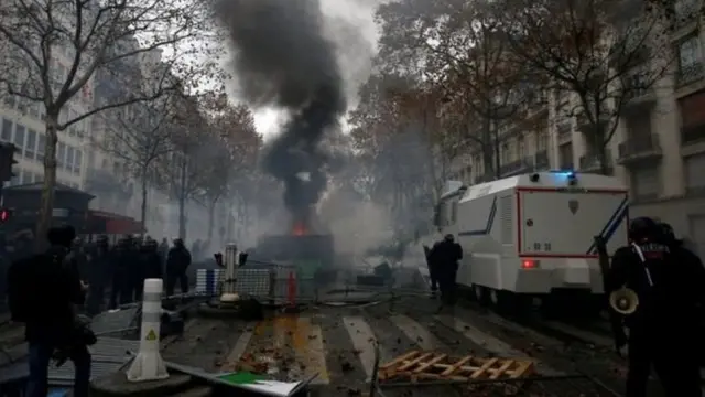 ફ્યૂઅલ ભાવ-વધારા સામે આંદોલન