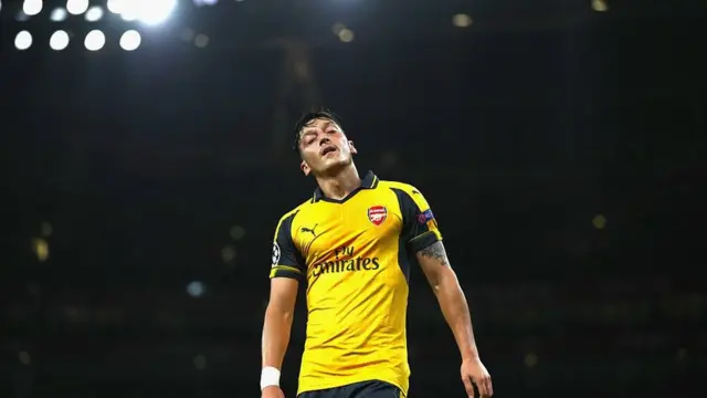 Özil