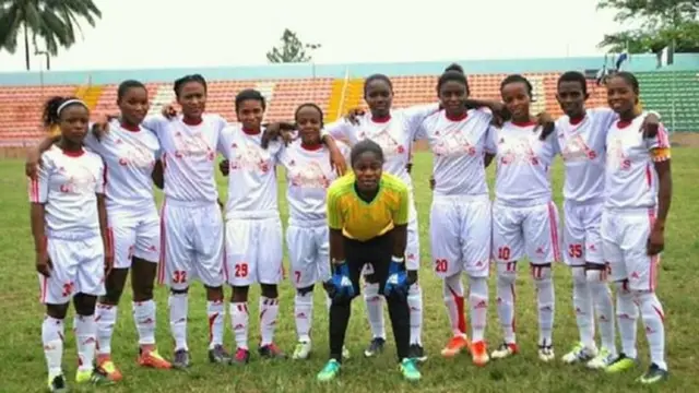 ከቡድን አጋሮቿ ጋር