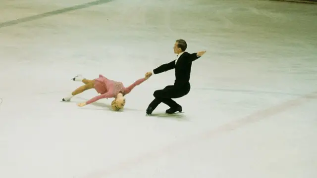 Белоусова и Протопопов выступают на Олимпийских играх 1968 года