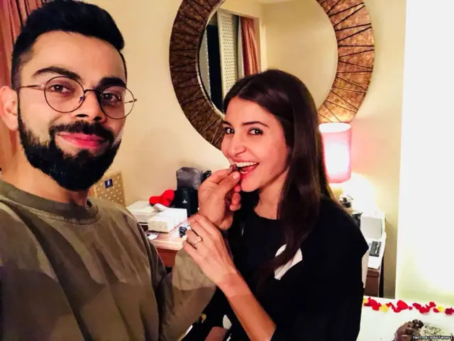 विराट ने अनुष्का के साथ अपनी तस्वीर ट्वीट करते हुए उन्हें हैप्पी बर्थडे विश किया