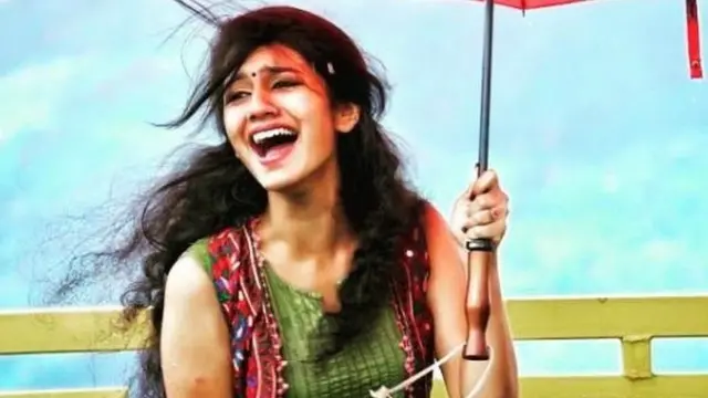 પ્રિયા પ્રકાશનો વીડિયો ગ્રેબ