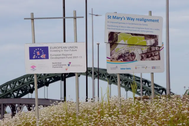 Вывеска ЕС в Сандерленде