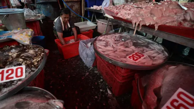 นางเสงี่ยม รู้สึกท้อใจบ้างเวลาขายของไม่ดีเพราะต้องกู้หนี้ยืมสินคนอื่น