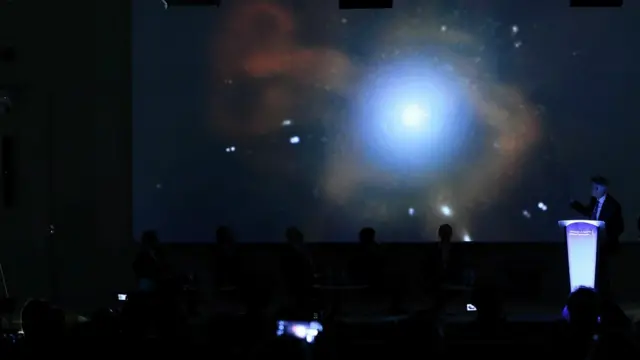 Duniya da black hole ke a cikinta