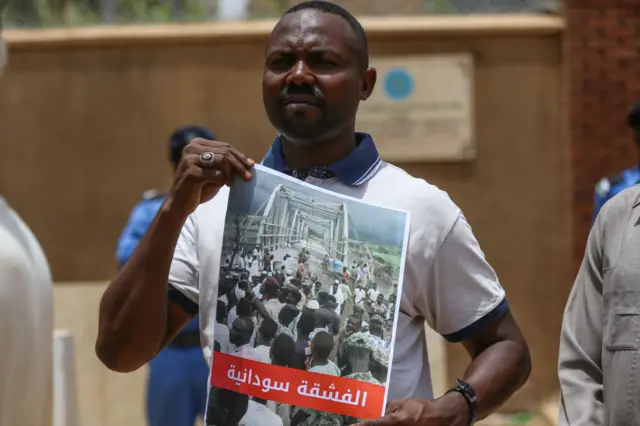 ဒါဖောမှာ ကျန်းမာရေးစောင့်ရှောက်မှု မရှိသလောက် ဖြစ်လာ