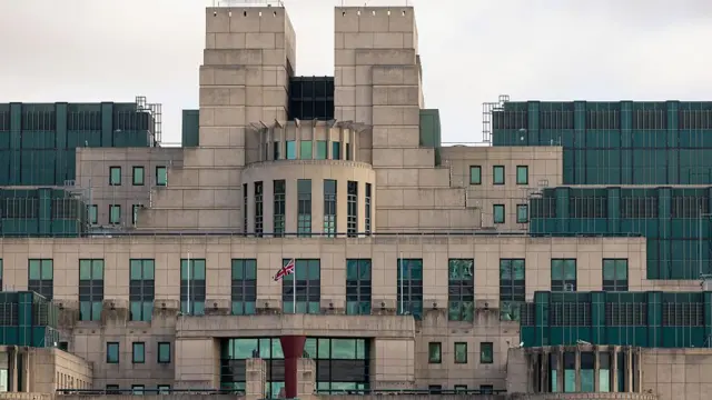 Штаб-квартира Секретной разведывательной службы Великобритании, известной как MI6, в Лондоне, Великобритания, во вторник, 18 ноября 2025 года.