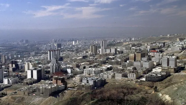 ইরানের রাজধানী তেহরান সক্রিয় একটি ফল্ট লাইনরে ওপরে বসে রয়েছে বলে বিজ্ঞানীরা বলছেন