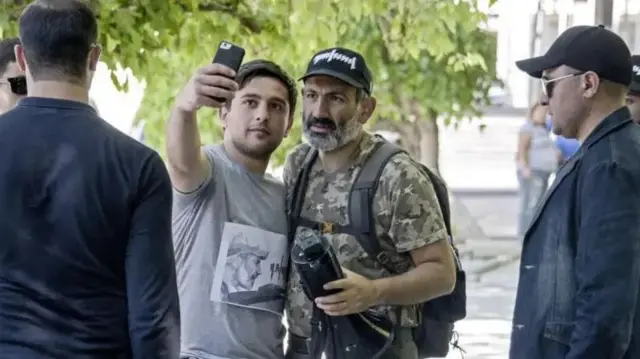 Социалдык тармактар — Пашинян үчүн оппозицияда да, бийликте да негизги курал