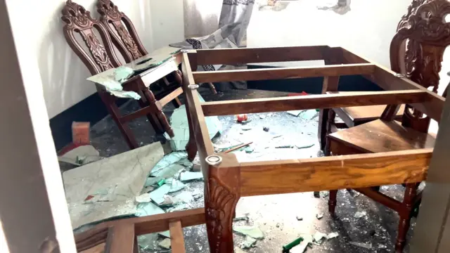 কুষ্টিয়ার কুমারখালীতে সমন্বয়কের বাড়িতে ভাঙচুর করা হয়