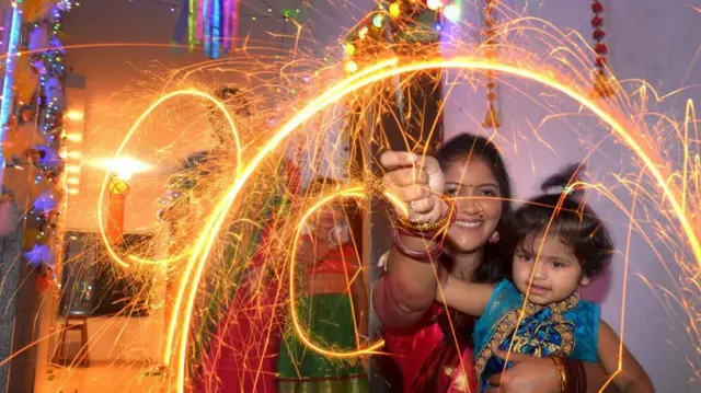 தீபாவளி கொண்டாட்டம்