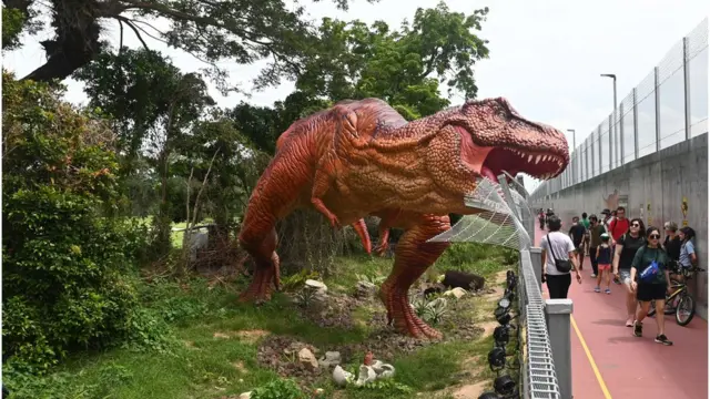 Réplicaaposta ganha paga mesmodinossauroaposta ganha paga mesmotamanho real no aeroporto