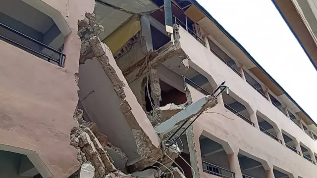 Ebe ụlọobibi akụ kewara ụzọ abụọ 