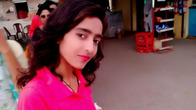 విద్యార్థినిలా మారి ర్యాగింగ్ ఆకతాయిల భరతం పట్టిన మహిళా కానిస్టేబుల్ షాలిని చౌహాన్