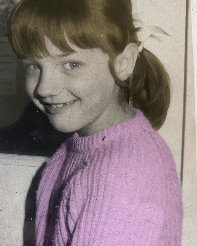 수 넬슨은 어린 시절부터 부드러운 천을 매만지거나 손가락 사이로 모래를 흘려 보내는 것과 같은 특정 감각적 경험을 즐겼다