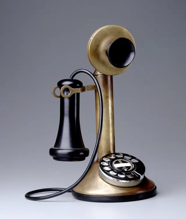 Teléfono antiguo