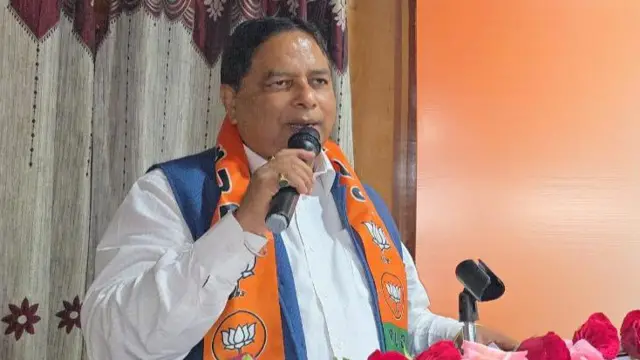 सत शर्मा की तस्वीर