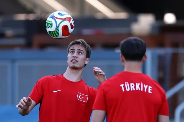 Paraguay maçı öncesi Türkiye'nin en büyük kozlarından biri Kenan Yıldız olacak