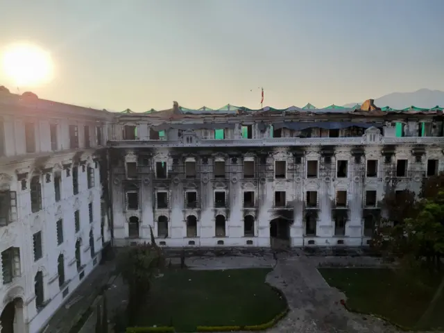 जेन जी आन्दोलनका क्रममा आगजनी गरिएको सिंहदरबारस्थित यसअघि प्रधानमन्त्री कार्यालय रहेको भवन