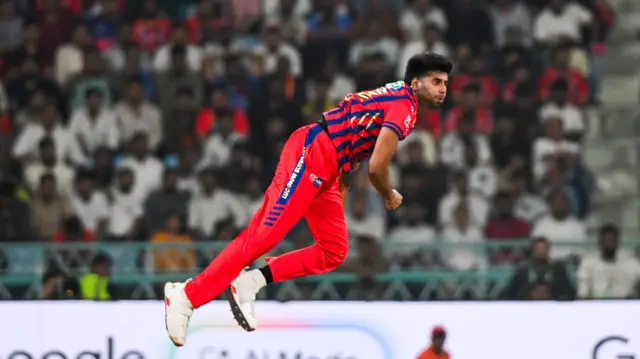 இந்தப் போட்டியில் மயாங்க் யாதவ் தவிர்த்து மற்ற 9 பௌலர்களின் எகானமியும் 8-க்கும் குறைவாகவே இருந்தது