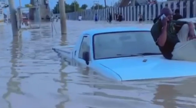 Wata mota a ambaliyar ruwan Maiduguri
