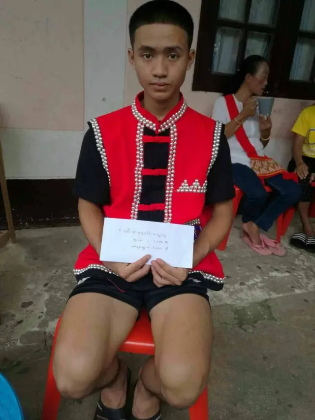 ဝ တိုင်းရင်းသား,အိုက်ဒူ
