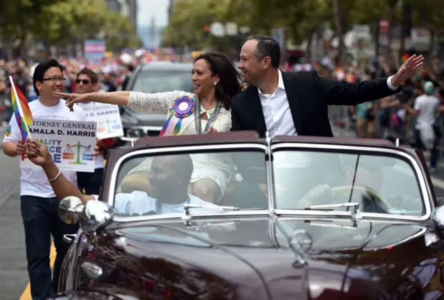 ሃሪስ እና ባለቤቷ 