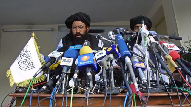 عبدالسلام ضعیف، سفیر طالبان در اسلام آباد