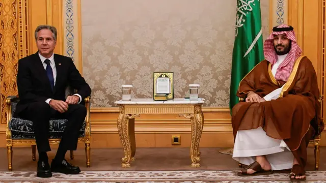 ولي العهد السعودي محمد بن سلمان ووزير الخارجية الأمريكي أنتوني بلينكن.