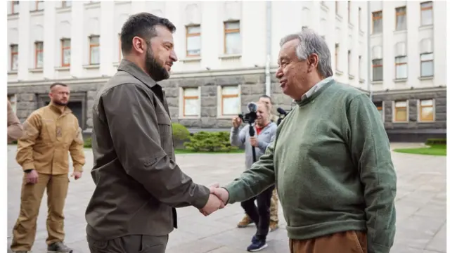 Tổng thư ký Liên hợp quốc António Guterres và tổng thống Ukraine Volodymyr Zelensky gặp gỡ ngày 28/04/2022