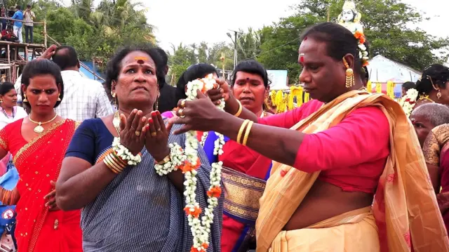 திருநங்கை ரோஜா