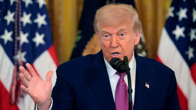 Donald Trump advierte a Irán sobre la posibilidad de "ataques más brutales" de Israel si no acepta un acuerdo nuclear - BBC News Mundo
