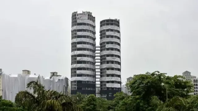 நொய்டா இரட்டை கோபுர