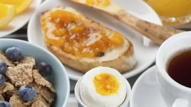 مجموعة متنوعة من وجبة الإفطار