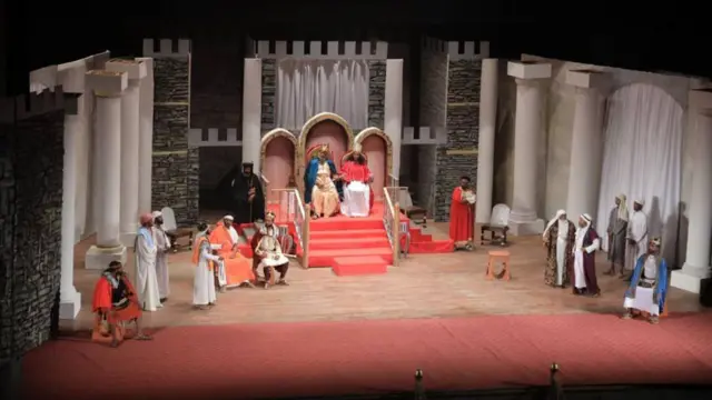 ንጉሥ አርማህ ቴአትር በብሔራዊ ቴአትር መድረክ ላይ ሲቀርብ