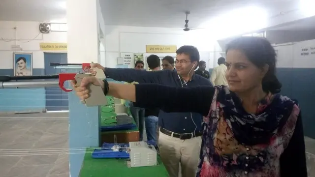 ਮਨੂ ਦੇ ਮਾਤਾ ਪਿਤਾ