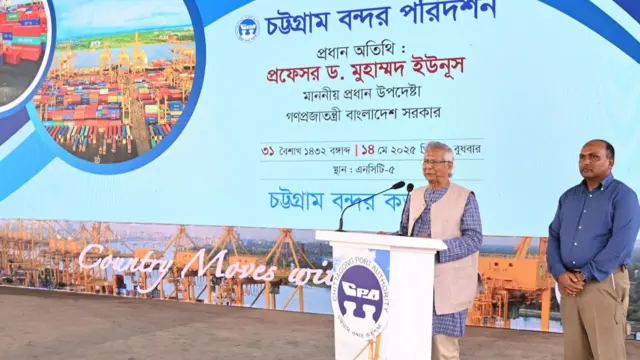 বুধবার বন্দর পরিদর্শনে গিয়েছিলেন প্রধান উপদেষ্টা অধ্যাপক মুহাম্মদ ইউনূস