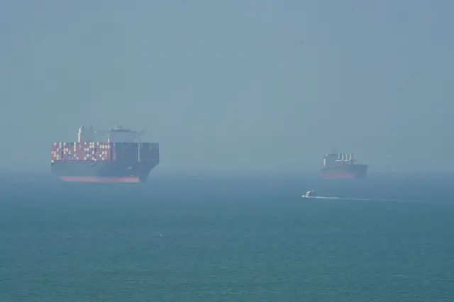 Navios no Estreito de Ormuz