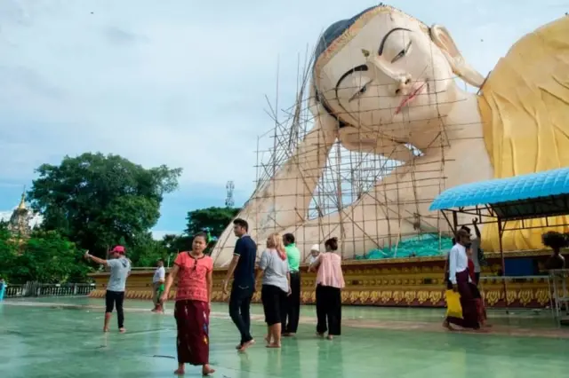 ပဲခူးမြို့အပြင် ရေနံချောင်း၊ မြစ်ကြီးနား၊ရန်ကုန်စတဲ့ မြို့တွေမှာလည်း ကလေးခိုးတွေရှိနေတယ်ဆိုတဲ့ သတင်းတွေ ဆက်တိုက်ဆိုသလို ပျံ့နှံ့ခဲ့ပါတယ်။