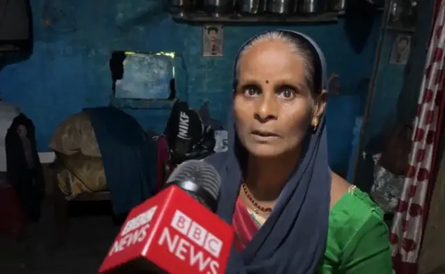 નીતાબહેન કહારનું કહેવું છે કે તેમના ઘરની દીવલો અડધે સુધી પાણીમાં ડૂબી ગઈ હતી અને તેઓ ત્રણ-ચાર દિવસ સુધી બહાર રહ્યાં હતાં.