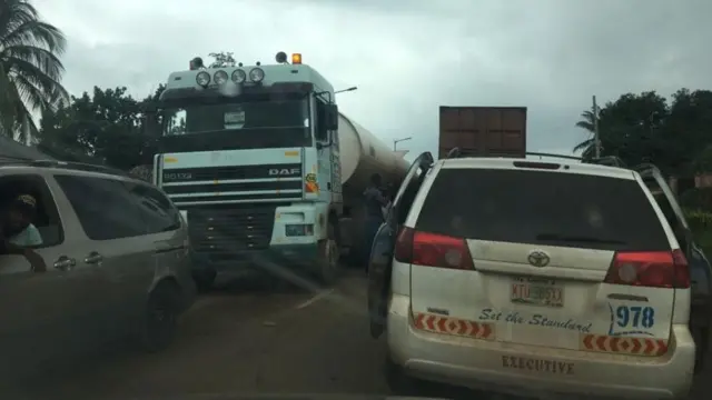 Ụzọ oji- amansea